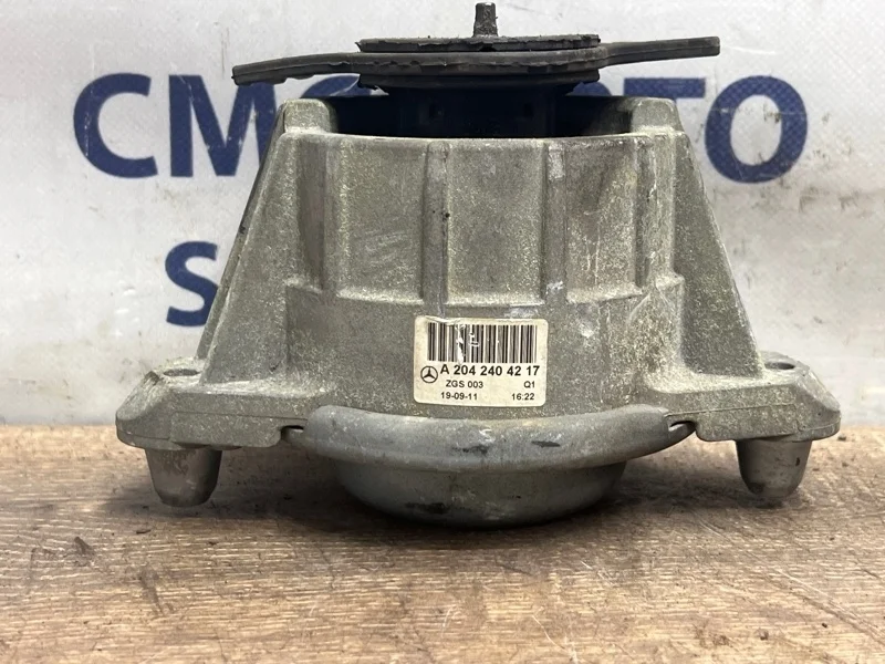 Опора ДВС Mercedes-Benz E-Class 2011 A2042404217 W212 271.860