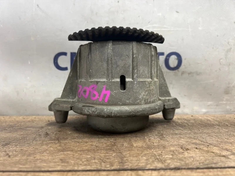 Опора ДВС Mercedes-Benz E-Class 2011 A2042404217 W212 271.860