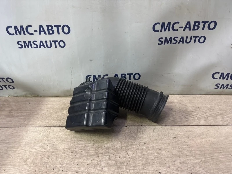 Воздуховод Audi A6 2006 06E129629E C6 3.2 AUK