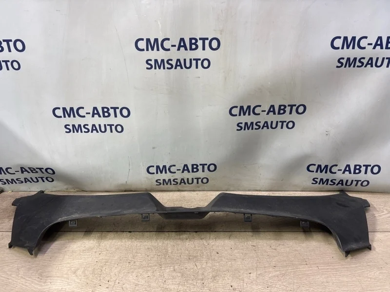 Накладка замка капота Audi A6 2006 4F0807081 C6 3.2 AUK