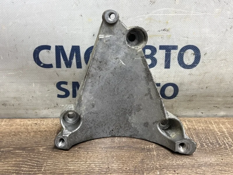 Кронштейн кондиционера Audi A6 2006 06E260835C C6 3.2 AUK