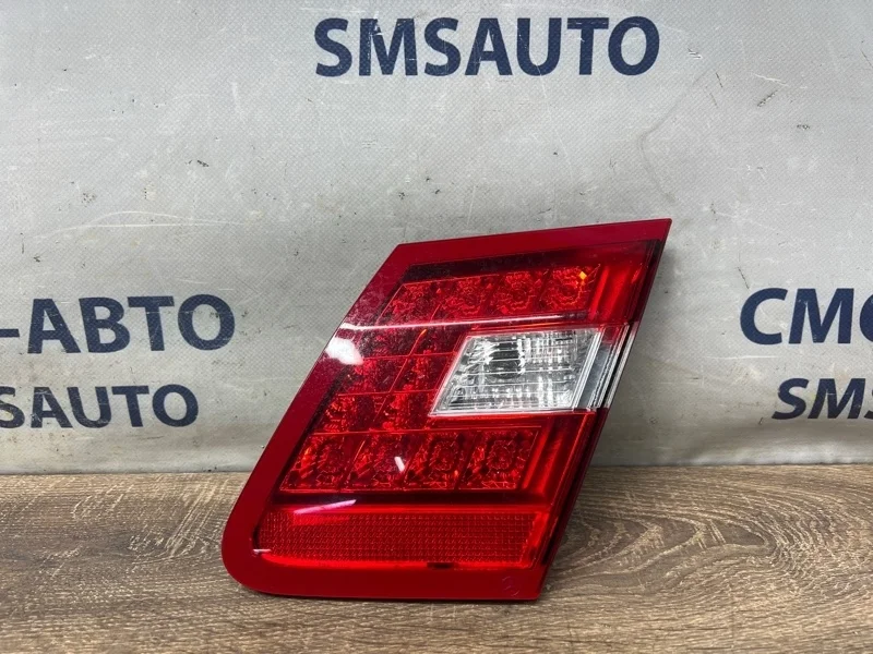 Фонарь крышки багажника Mercedes-Benz E-Class 2009 A2128200864 W212 272.952, задний правый