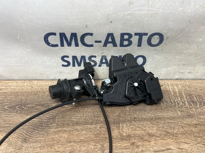 Замок багажника Mercedes-Benz E-Class 2009 A2047500185 W212 272.952