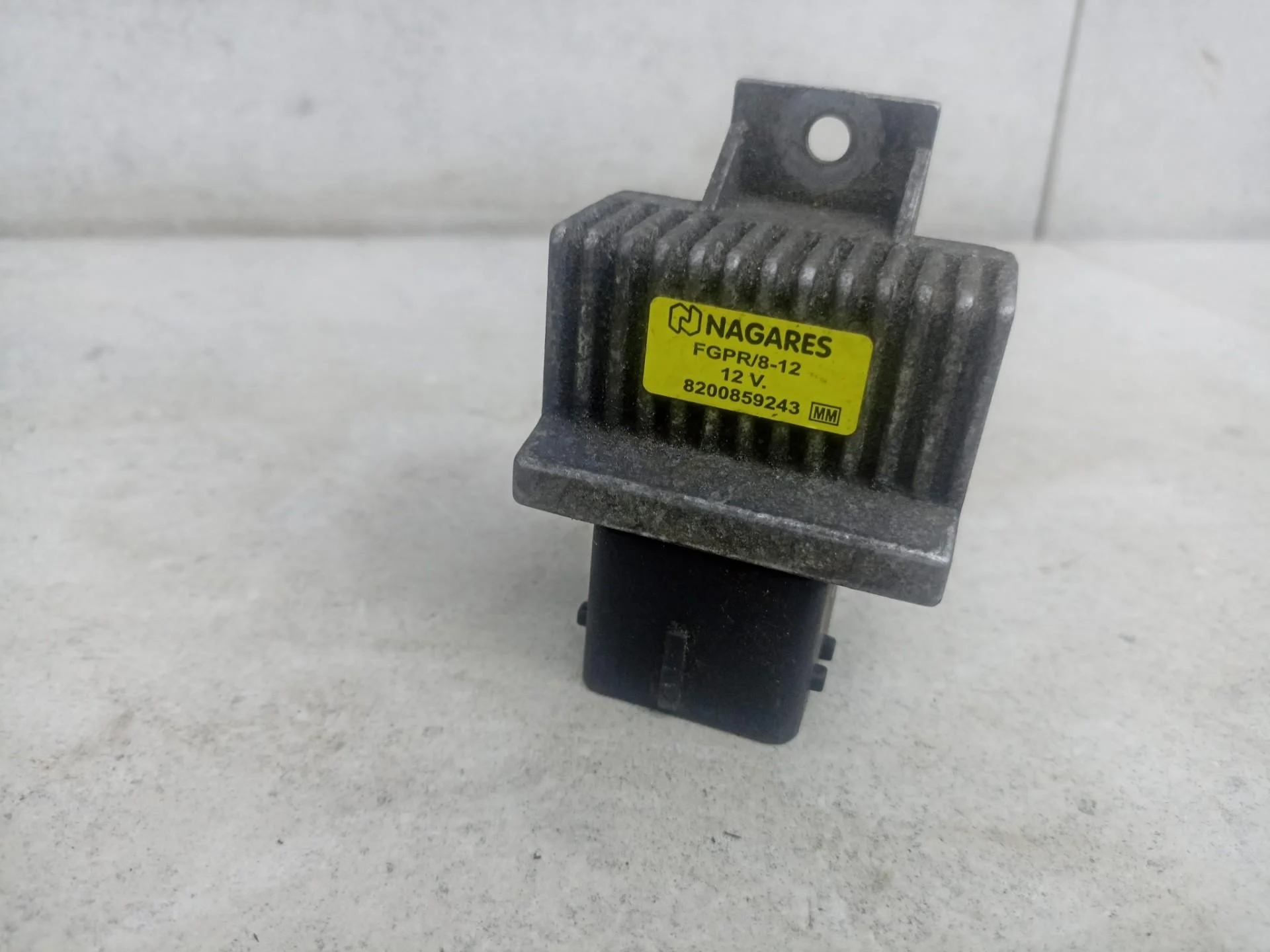 Реле накала свечей Renault Master 2 рест. 2010