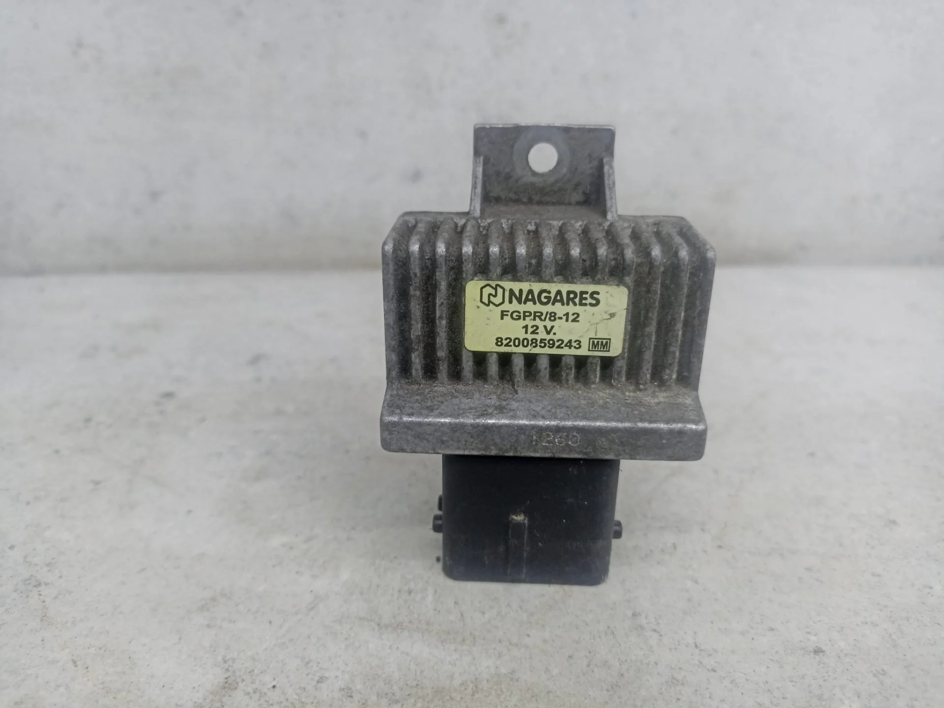 Реле накала свечей Renault Master 2 рест. 2009