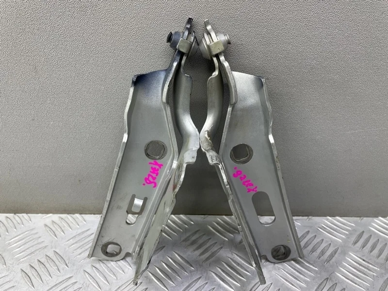 Петли капота Audi A3 8V