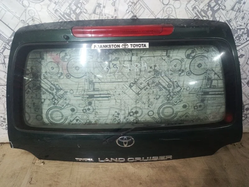 Крышка багажника Toyota Land Cruiser 2007 670056B110 100 2UZ-FE