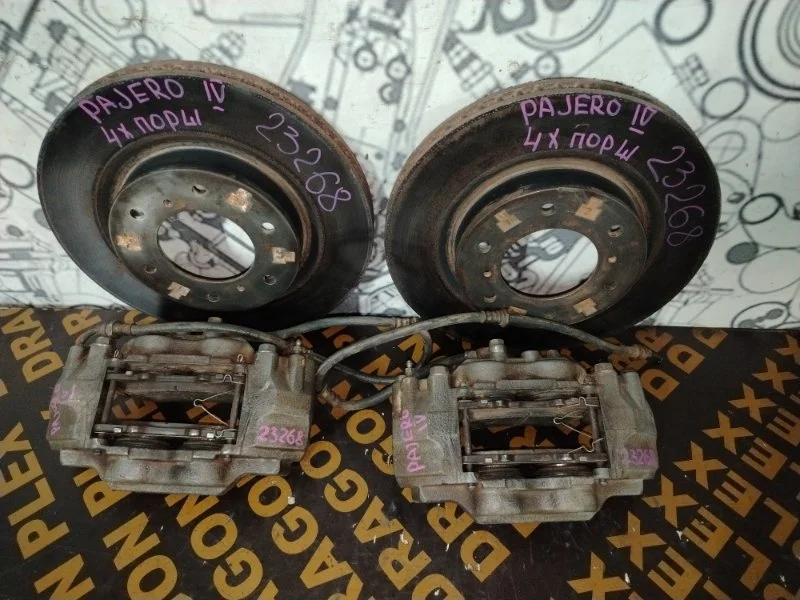 Комплект суппорта и диски Mitsubishi Pajero 4 2018 4605B706 V98W 4M41, передний