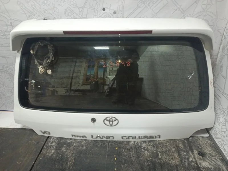 Крышка багажника Toyota Land Cruiser 1999 670056B110 100 2UZ-FE