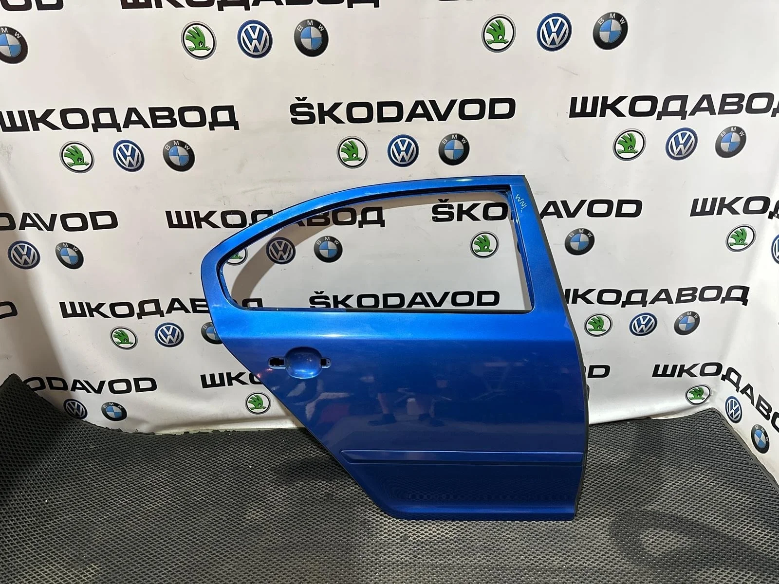 Дверь Skoda Octavia RS 1Z5833056 A5 (1Z) 2.0 CEGA, задняя правая