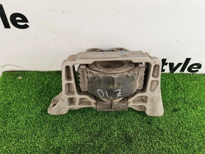 Правая опора двс ford kuga 2011