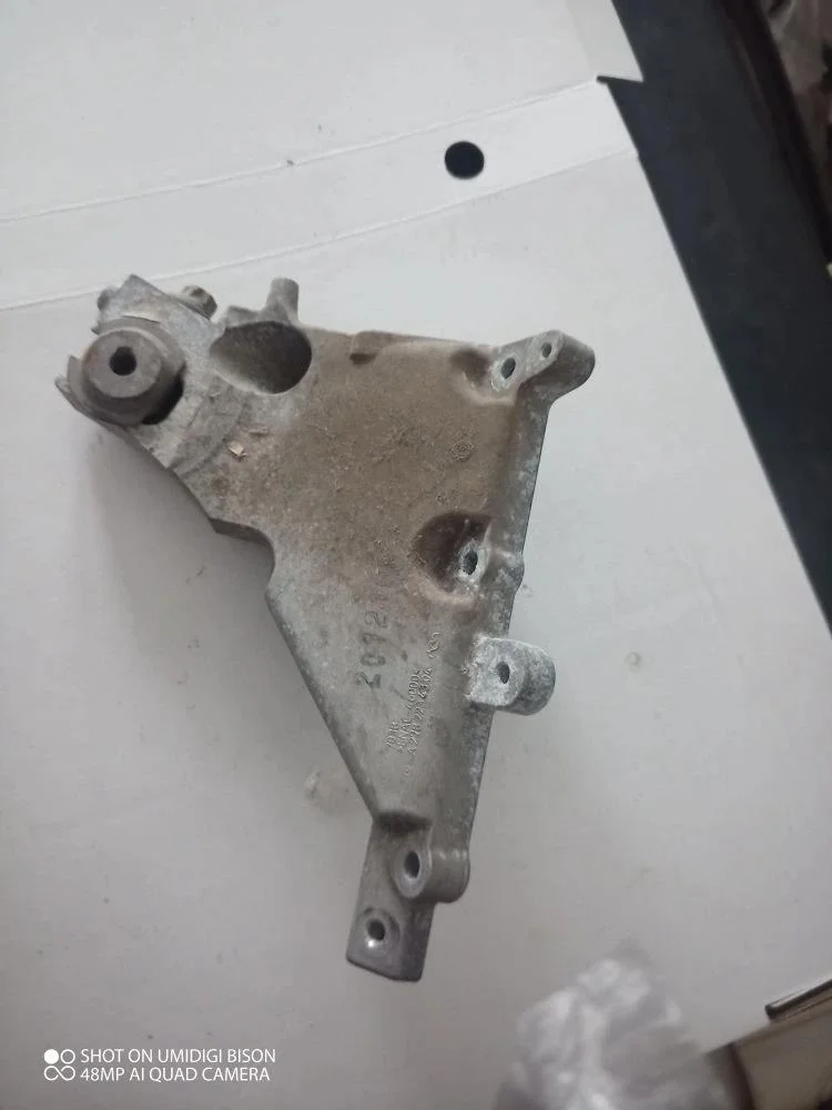 Кронштейн двигателя Mercedes-Benz S-класс W221 рестайлинг (2009—2013)