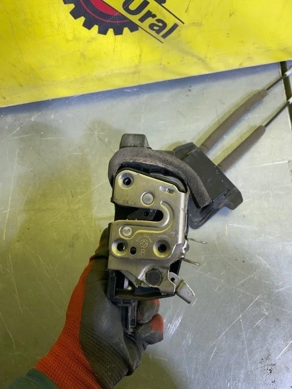 Замок двери Infiniti FX35 805001CA0A S51 3.5, передний правый