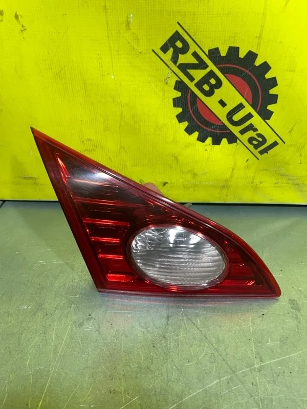 Фонарь внутренний Nissan Murano 265451AA1A Z51 3.5, задний левый