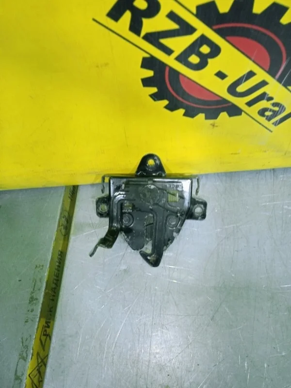 Замок капота Kia Ceed 811301H200 ED 1.6