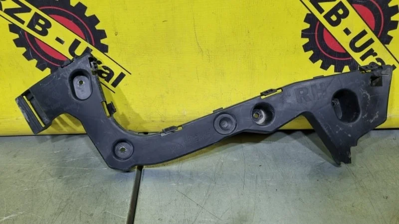 Кронштейн бампера Ford Focus BM51F17E850A 3 2.0, задний правый