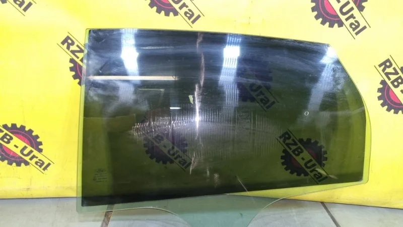 Стекло двери Ford Focus 1706322 3 2.0, заднее левое