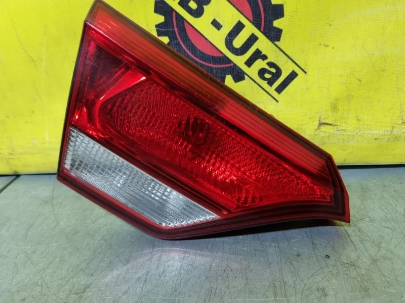 Фонарь внутренний Kia Rio 92403H0000 4 FB, задний левый