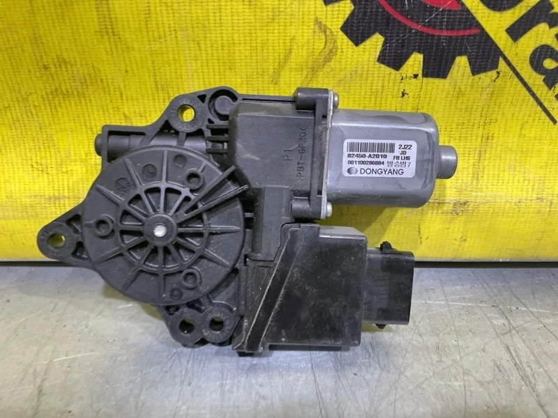 Мотор стеклоподъемника Kia Ceed 82450A2010 JD 1.4, передний левый