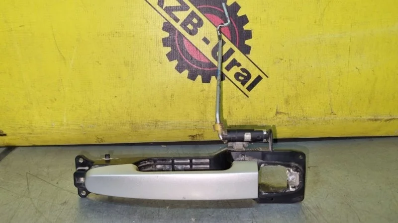 Ручка двери наружная Toyota Auris 692110D901 E150 1.4, передняя левая