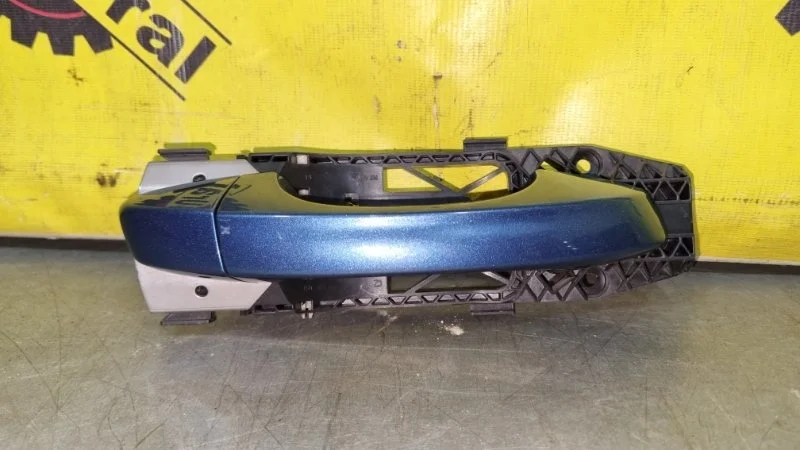 Ручка двери наружная Volkswagen Golf 2012-2020 5N0837885H MK7, передняя правая