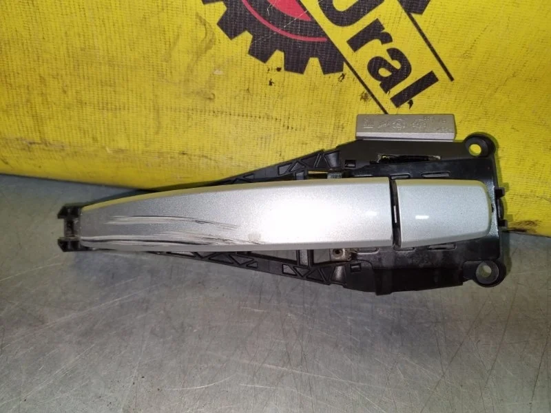Ручка двери наружная Opel Astra 25936893 J, передняя правая