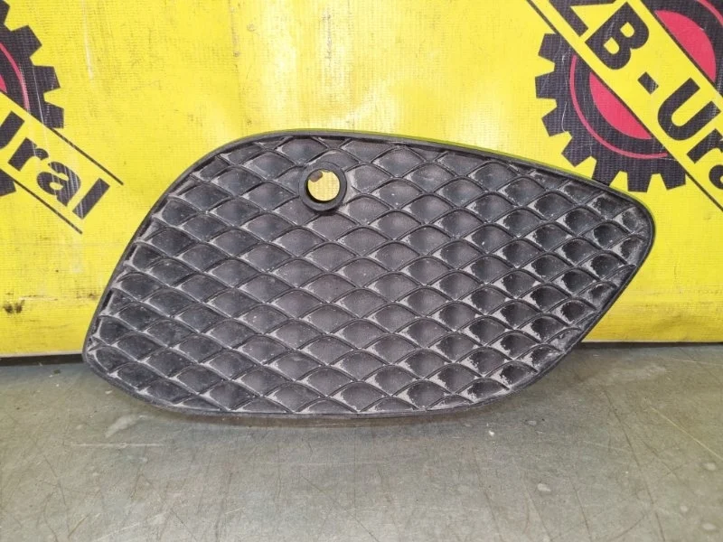 Решетка в бампер MERCEDES-BENZ GLC-Class 2015 - н.в. A2538850222 W253, передняя правая