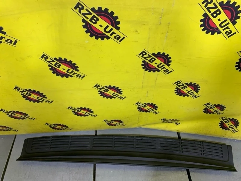 Накладка бампера Toyota Land Cruiser 5216260040 200, задняя