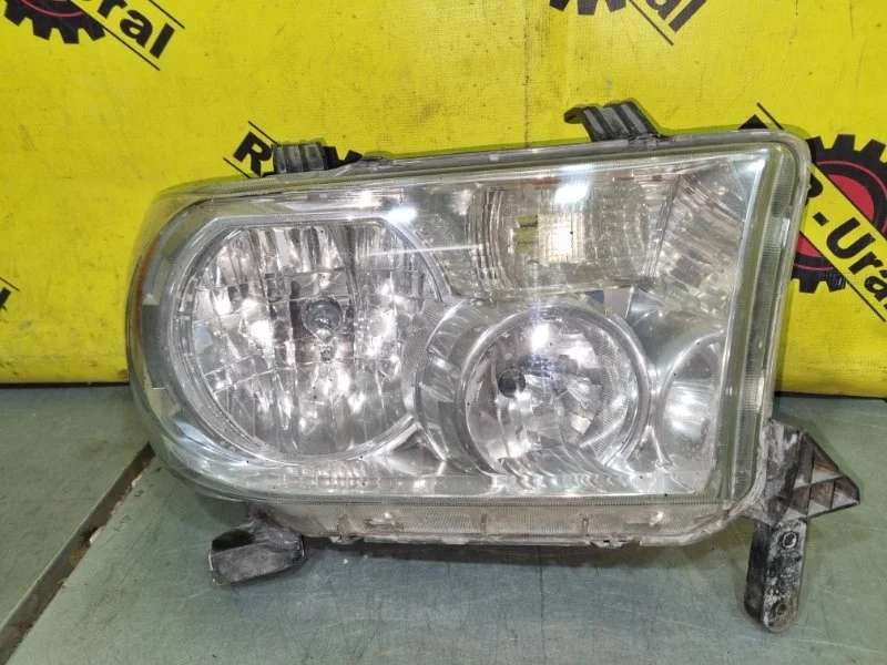 Фара Toyota Tundra 811100C050, передняя правая