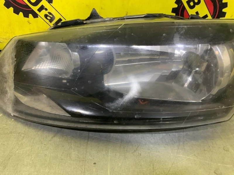 Фара Volkswagen Polo 6RU941015 MK5 1.6, передняя левая
