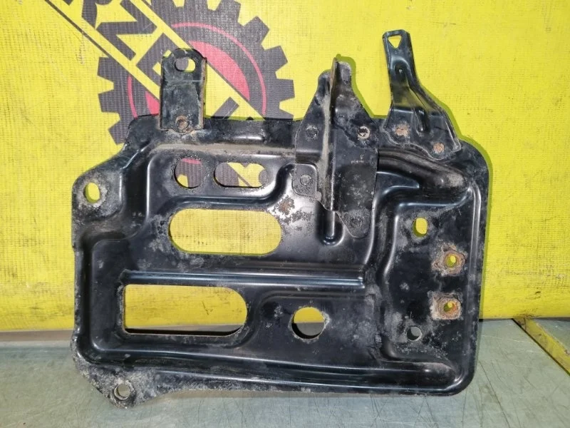Площадка аккумулятора Toyota Corolla 7441012020 E150 1.6, передняя