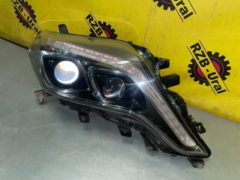 Фара Toyota Land Cruiser Prado 2009 - н.в. 8114560J20 J150, передняя правая
