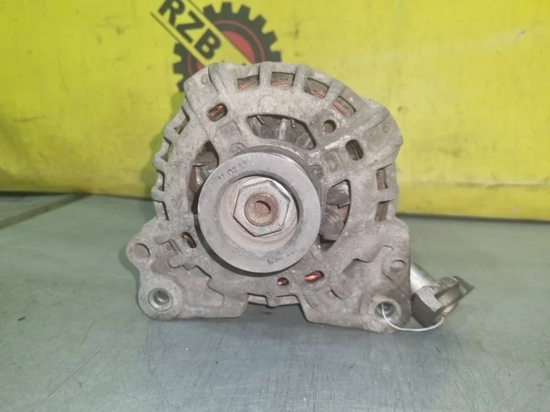 Генератор Volkswagen Polo 03C903024E MK5 1.6