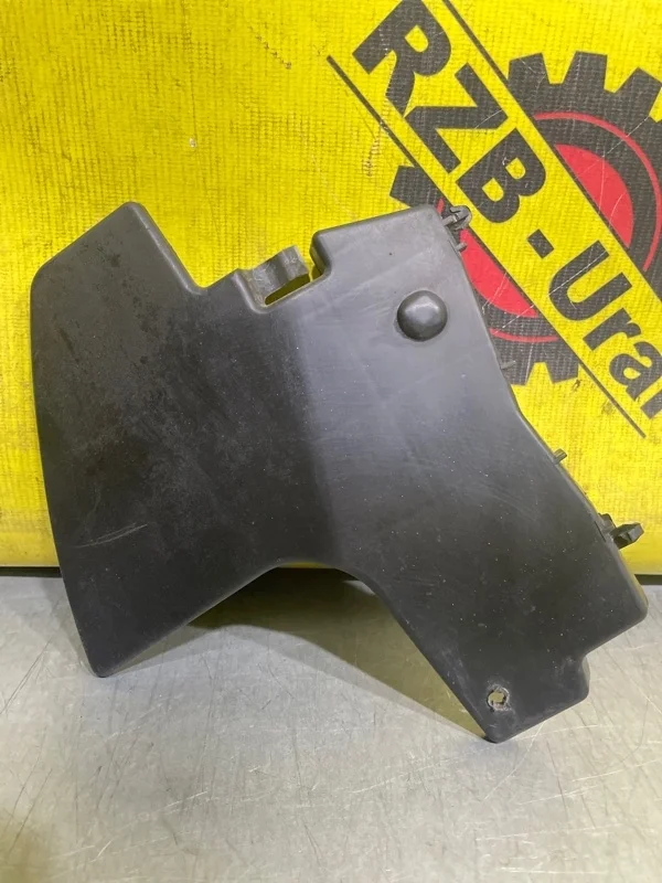 Воздуховод радиатора Toyota Auris 5329302010 E150 1.4, передний правый