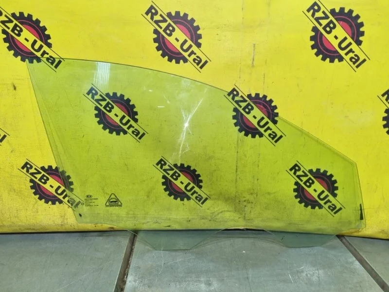 Стекло двери Kia Ceed 824211H020 ED 1.6, переднее правое