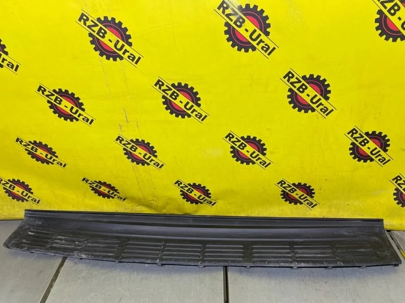 Накладка бампера Toyota Land Cruiser 5216260040 200, задняя