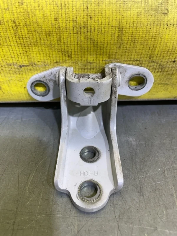 Петля двери Kia Cerato 793102E000 YD, передняя левая