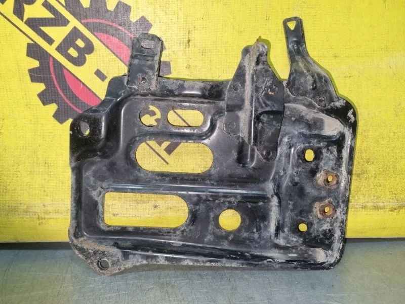 Площадка аккумулятора Toyota Corolla 7441012020 E150 1.4, передняя