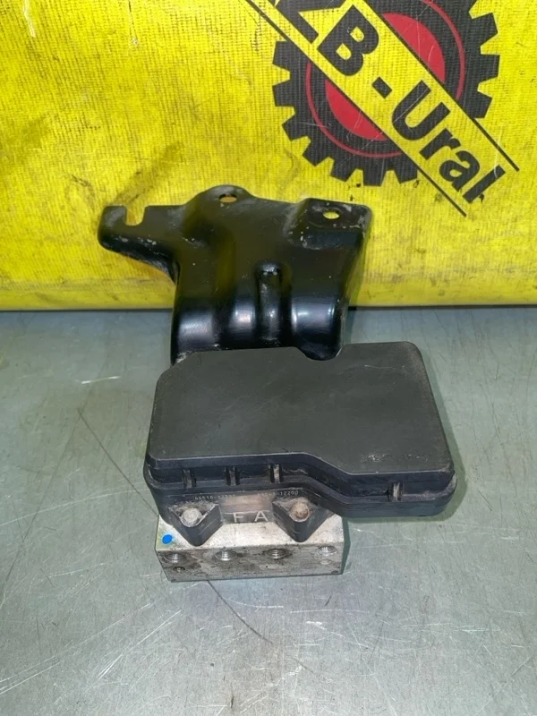 Блок ABS Toyota Corolla 4451012390 E150 1.4