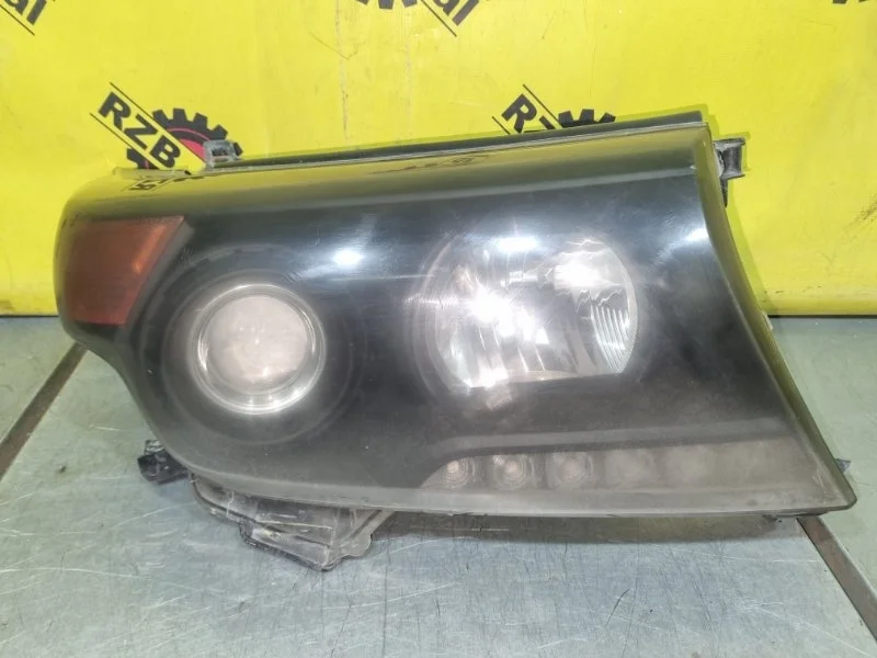 Фара Toyota Land Cruiser 2007 - 2021 8114560F30 J200, передняя правая