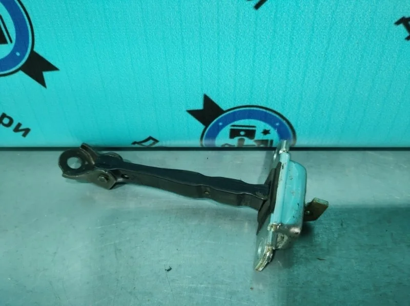 Ограничитель двери Hyundai Solaris 79390H5000 2 1.4, передний правый