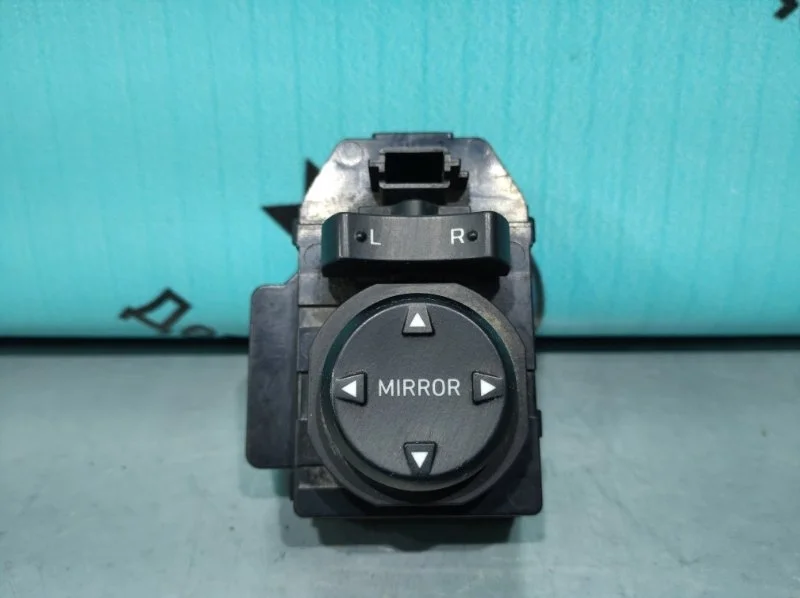 Блок управления зеркалами Hyundai Solaris 93530H5000 2 1.4