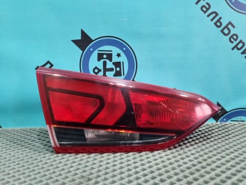 Фонарь внутренний Hyundai Solaris 92403H5000 2, задний левый