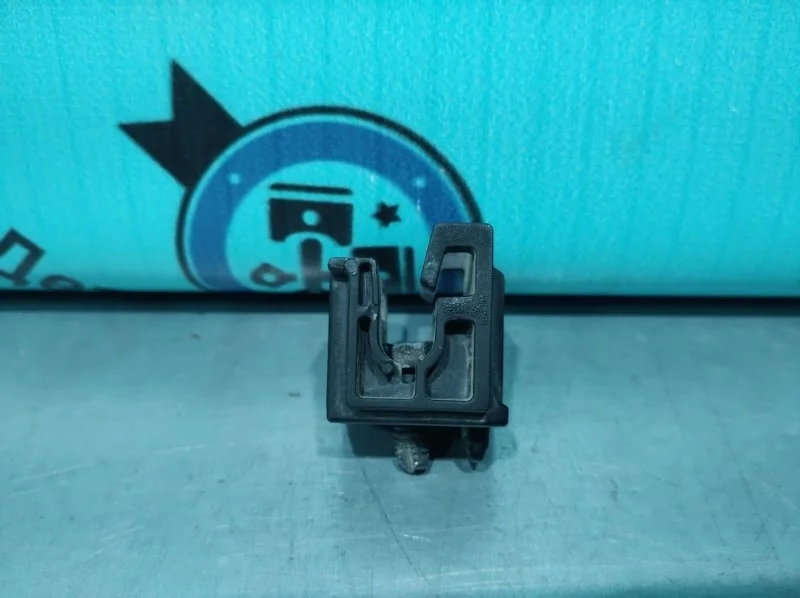 Кронштейн фары Hyundai Solaris 921730U000 2, передний