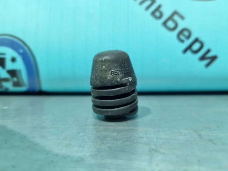 Отбойник капота Volkswagen Polo 867827500A 6