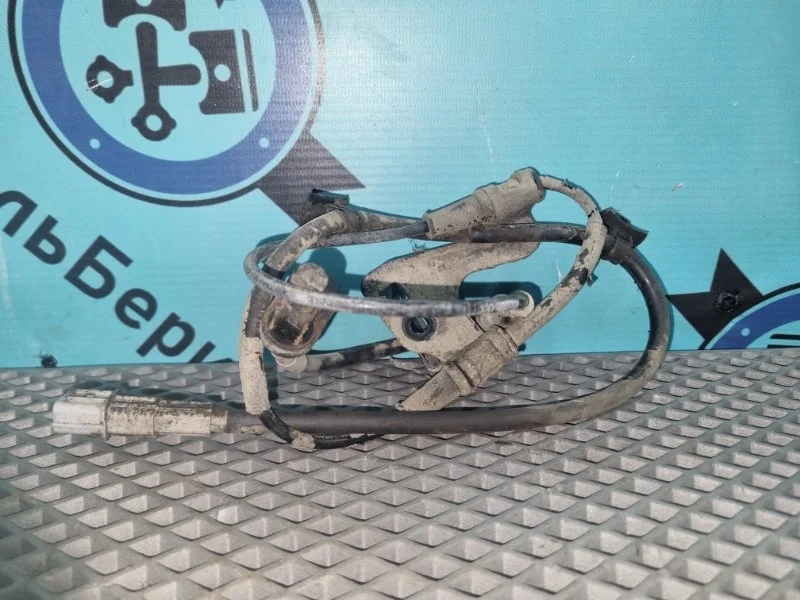 Датчик ABS Hyundai Solaris 59810H5400 2, передний левый