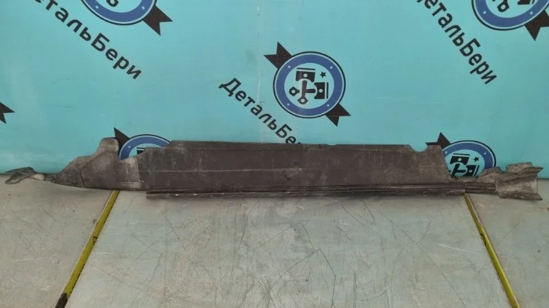 Пыльник крыла Toyota Land Cruiser 5380660020 200, передний левый