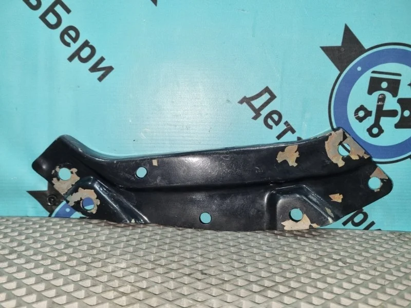 Кронштейн фары Volkswagen Polo 6R0805932C MK5 1.6, передний правый