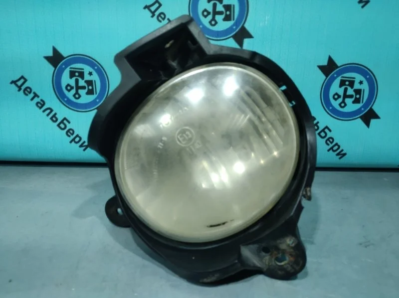 Фара противотуманная Toyota Hilux 810260K041, передняя левая