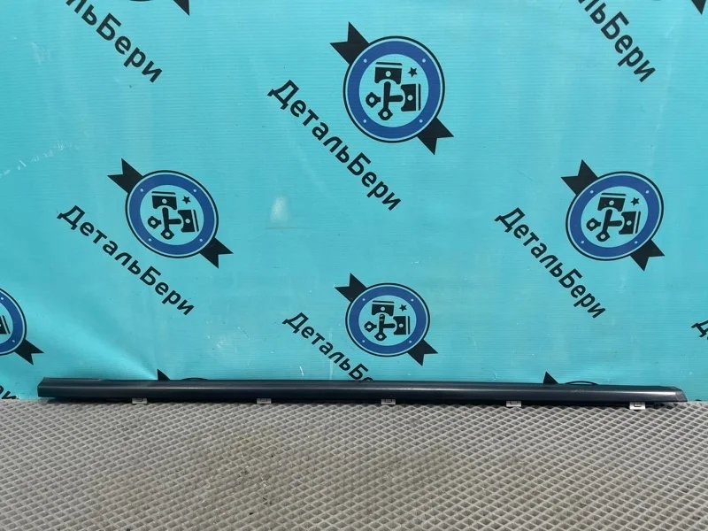 Молдинг стекла двери Kia Ceed 822201H000 ED, передний правый